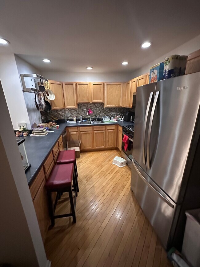 Foto del edificio - 408 N Madison St