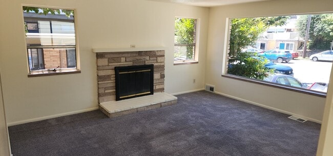 Building Photo - 15t7544