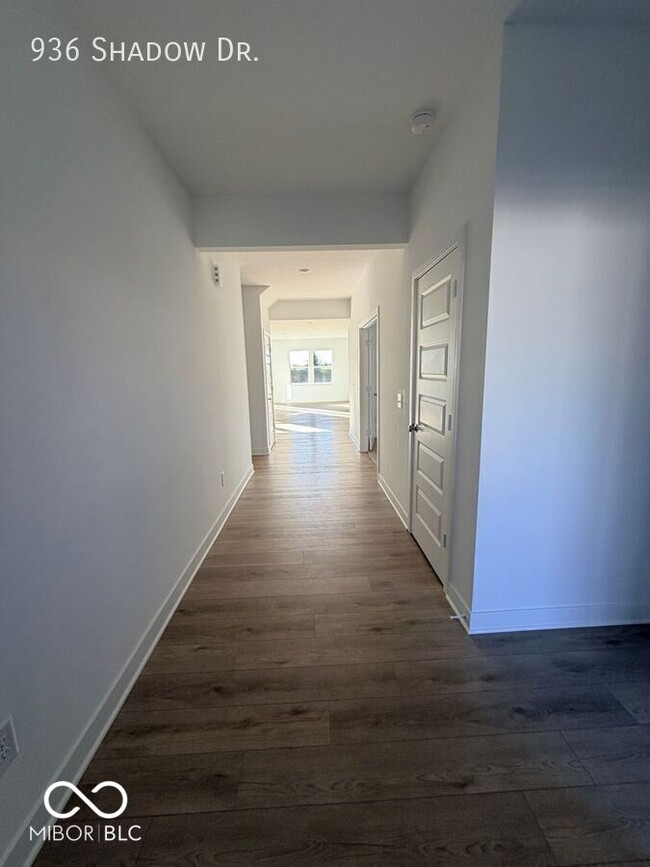 Building Photo - 936 Shadow Dr