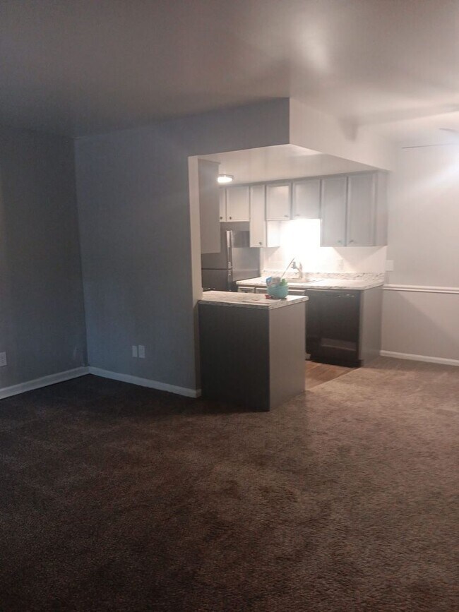 Stratford East Apartments Apartments in Wichita, KS