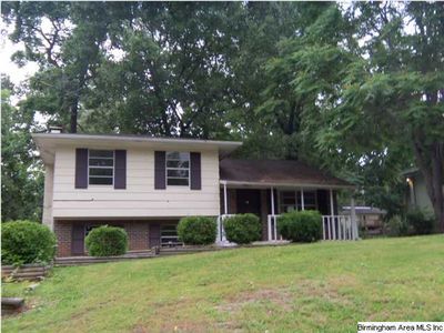 Primary Photo - 819 Country View Dr