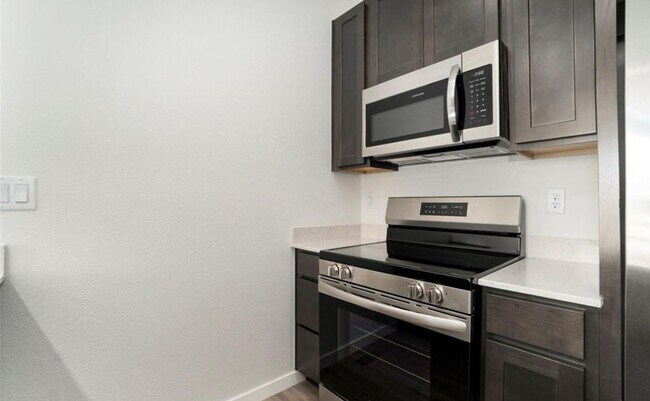 Foto del edificio - Efficient & Modern 2024-Built Townhome | 2 Bed | 2-Car Garage | Timnath