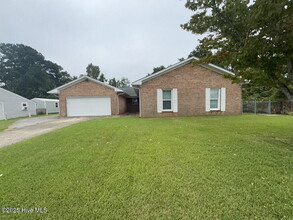 Building Photo - 110 Birch Rd