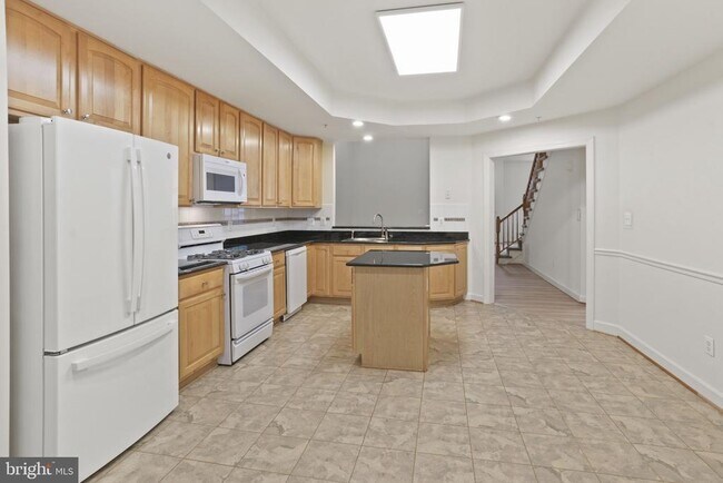 Foto del edificio - 338 Colony Point Pl