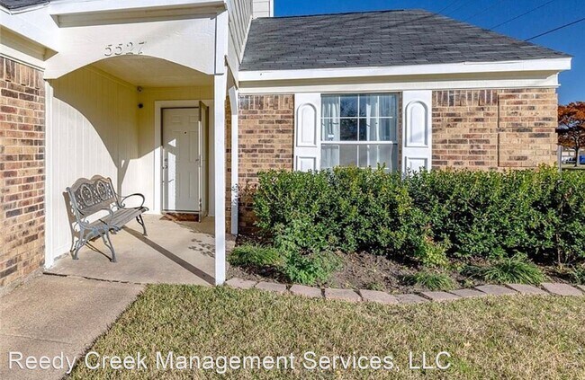 Foto del edificio - 3 br, 2 bath House - 5527 Twin Timbers Drive