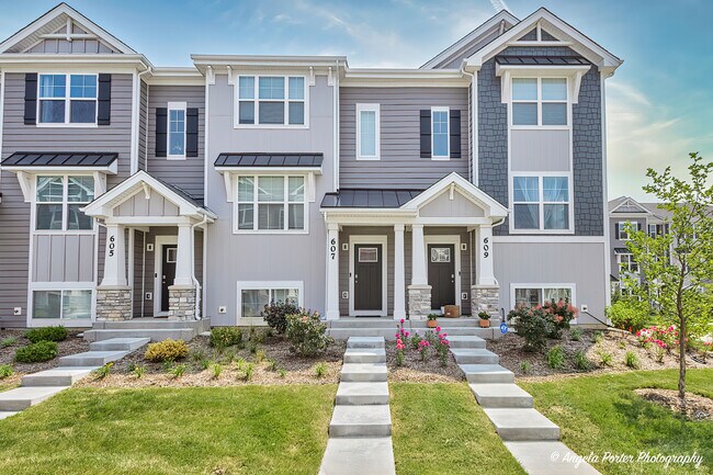 Foto del edificio - 607 Acadia Ave