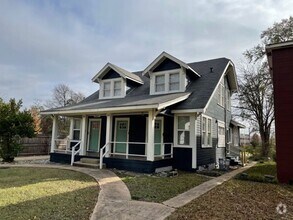 Building Photo - 1347 Glen Oak Pl