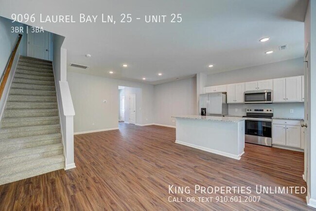 Foto del edificio - 9096 Laurel Bay Ln