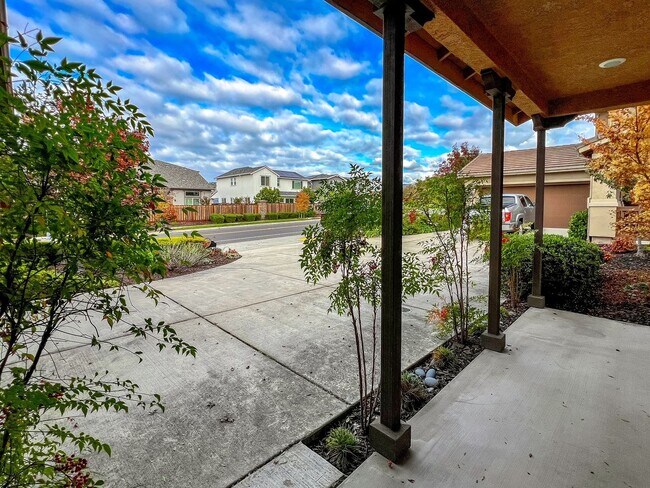 Foto del edificio - Modern Four-Bedroom Napa Home
