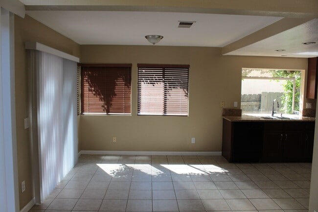 Foto del edificio - 4BR/3Bth Home in Rancho Del Oro!! –Maplewood