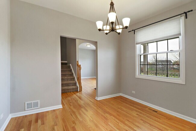 Building Photo - 522 Niagara Dr