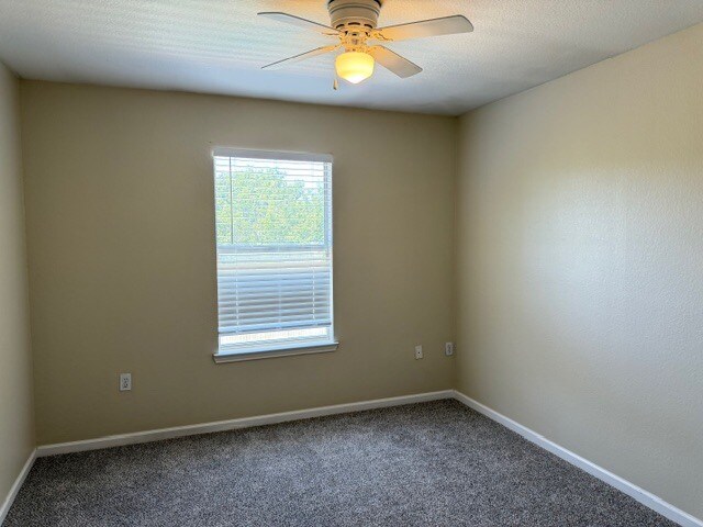 Foto del edificio - 1150 Airport Rd