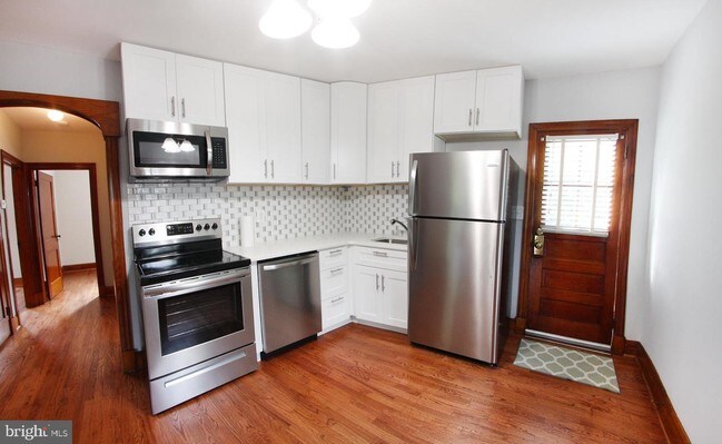 Foto del edificio - 595 Donaldson Ave