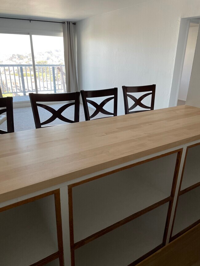 Foto del edificio - 311 Corbett Ave