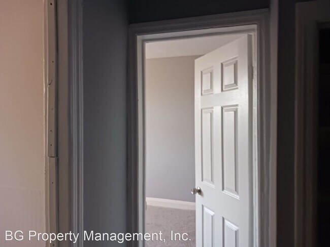 Building Photo - 3 br, 1 bath House - 5128 Arbutus Avenue