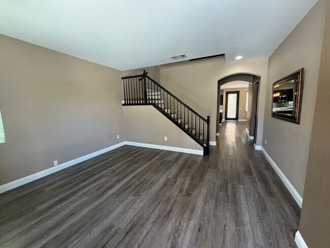 Building Photo - Stunning 3-Bedroom Home with Resort-Style ...