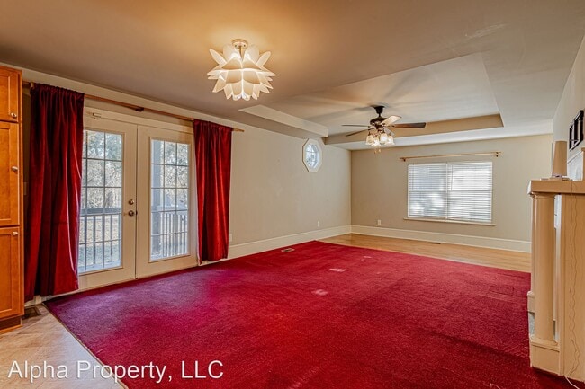 Building Photo - 4 br, 2.5 bath House - 8 Brooks Ave