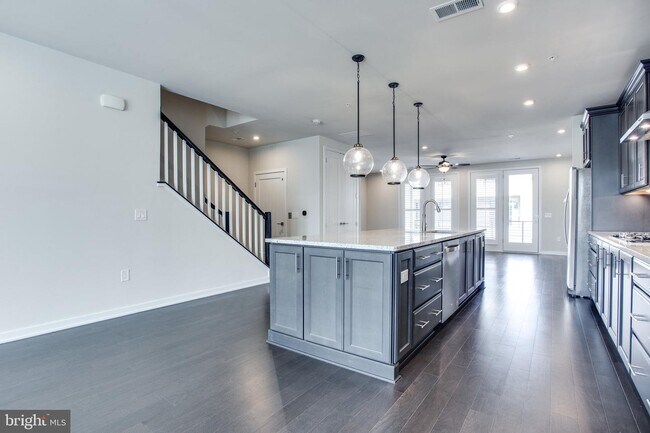 Foto del edificio - 7510 Sawyer Farm Way