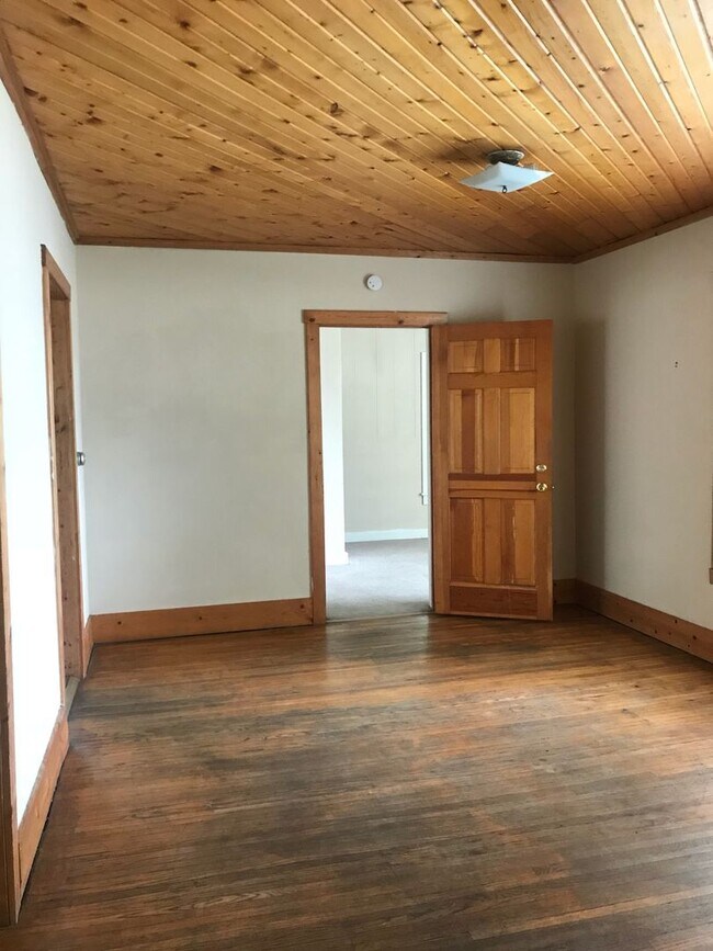 Foto del edificio - 113 N Normal St