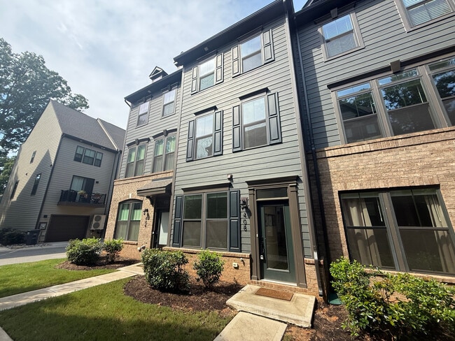 Building Photo - Room in Townhome on Tristram Ln