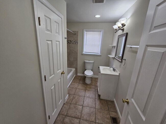 Foto del edificio - 4 Bedroom Single Home in Baltimore County