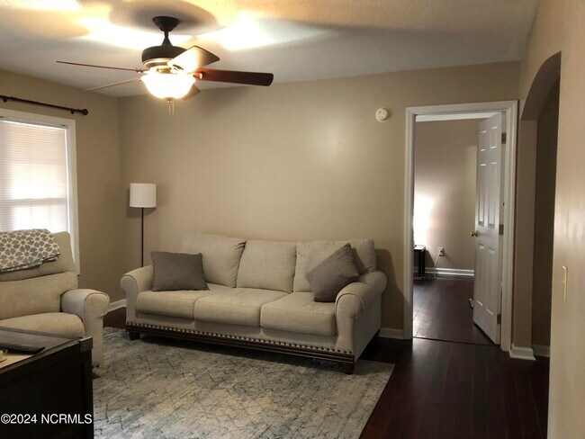 Foto del edificio - 265 Sandhills Cir