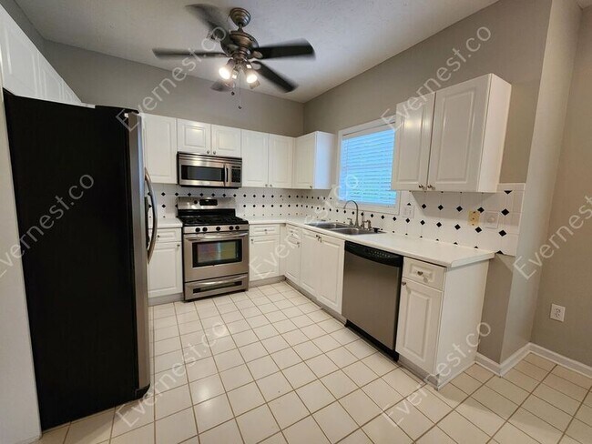 Building Photo - 2545 Waterstone Way