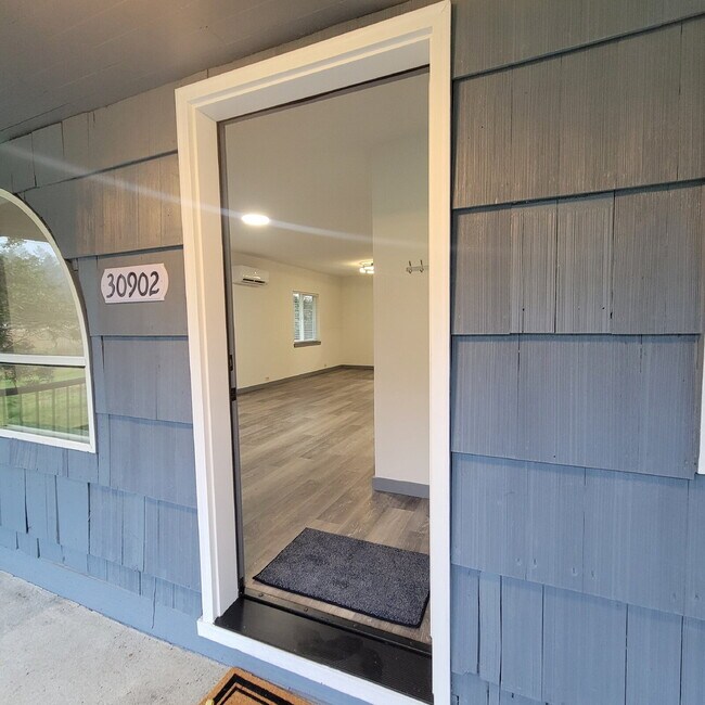 Foto del edificio - 30902 State Rte 20