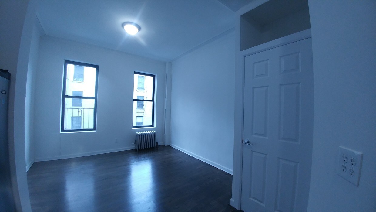 Foto principal - 174 Thompson St