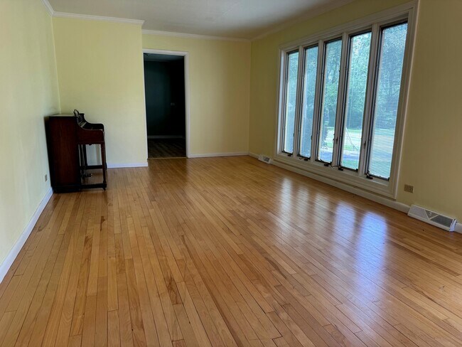 Foto del edificio - 648 E Lincoln St