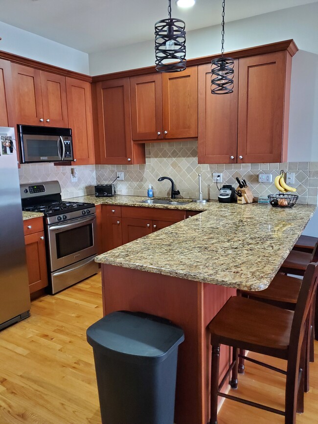 Kitchen - 4700 N Western Ave