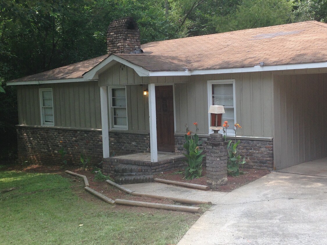 464 13th Ave NW, Center Point, AL 35215 House for Rent in Center