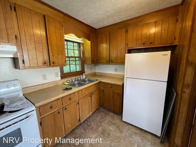 Foto del edificio - 2 br, 1 bath House - 108 Bolling St. Apt C