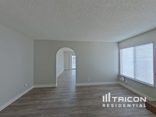 Building Photo - 523 Bayberry Dr