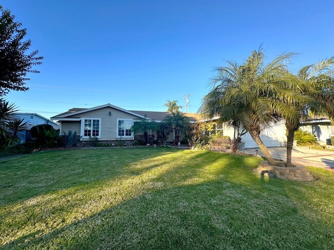 Building Photo - Beautiful 4 Bed / 3 Bath Home in Garden Grove For Rent