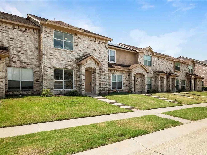 2305 Homewood Ln Grand Prairie, TX 75050 Alquileres en Grand Prairie