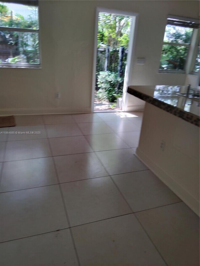 Foto del edificio - 4126 SW 16th Terrace