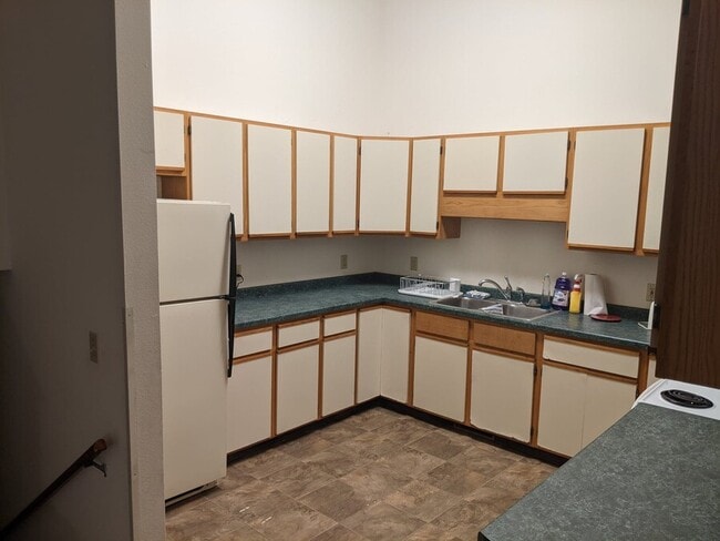 Building Photo - 487 W Prairie St