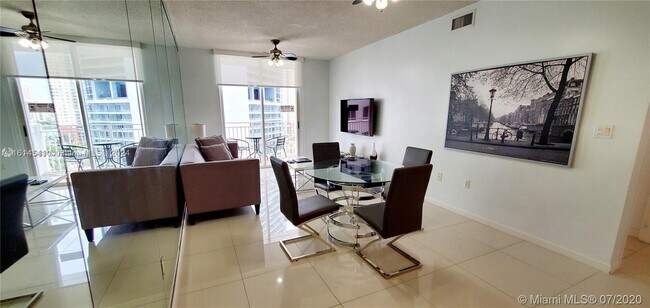 Foto del edificio - 185 SE 14th Terrace