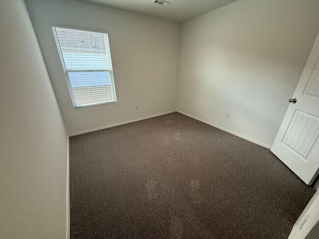 Foto del edificio - 200 Sarah Alyse Ln