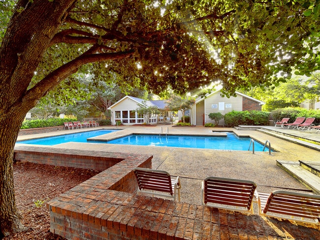 Building Photo - Rocky Creek