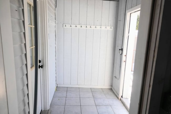 Foto del edificio - 330 Massasoit Rd