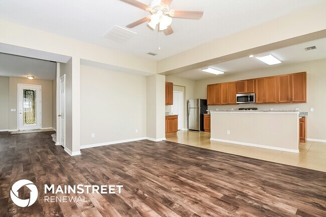 Building Photo - 11157 Golden Silence Dr