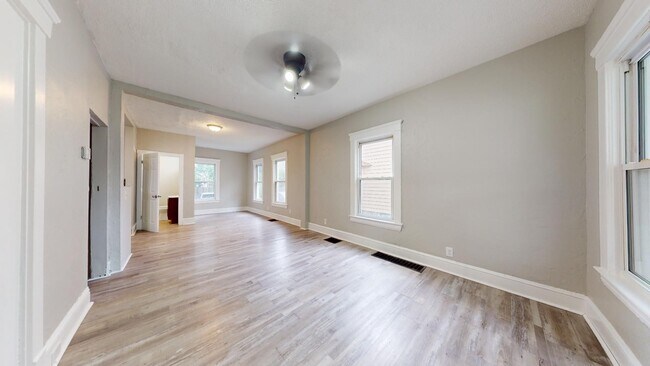 Foto del edificio - 3442 Krather Rd