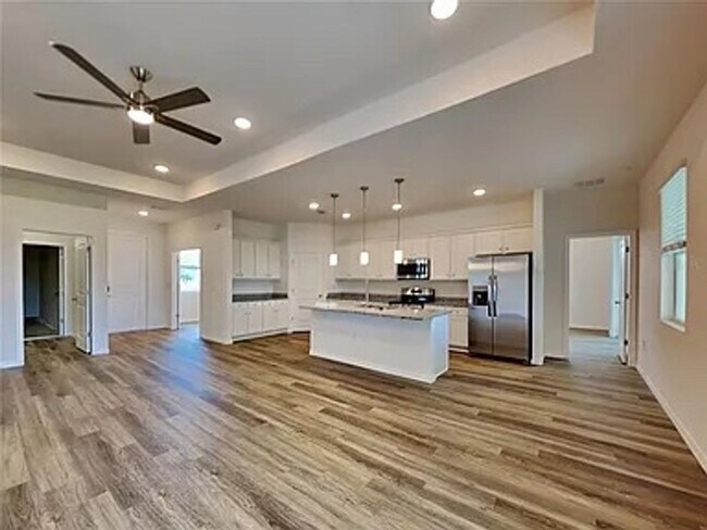 Building Photo - 16142 Juarez Cir