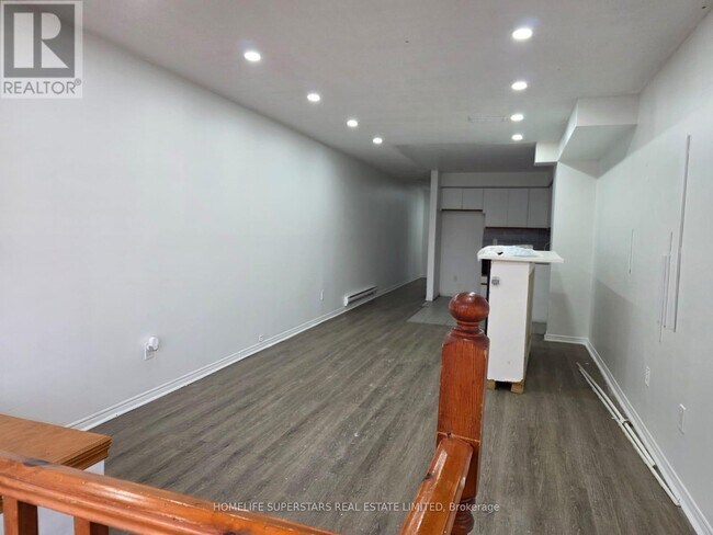 Photo du bâtiment - 1843 Davenport Rd