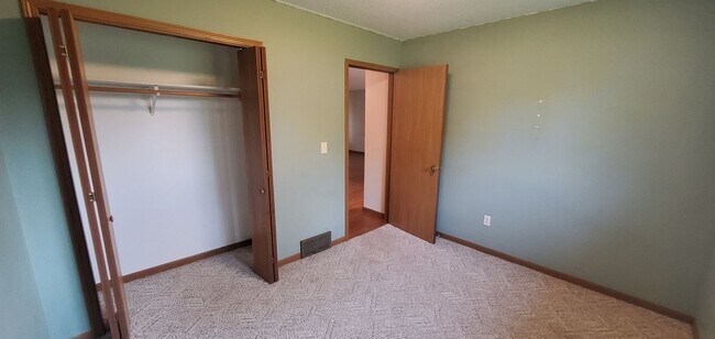 Foto del edificio - $1400| 2BD 1.5BA| 14201 47th Ave | Availab...