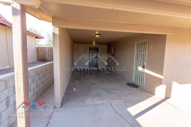 Foto del edificio - 1136 E Yucca St