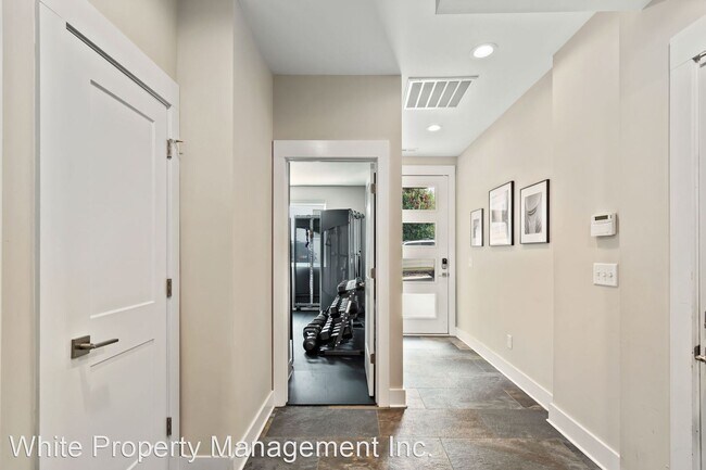 Building Photo - 3 br, 3.5 bath House - 924 Westbrook Drive A