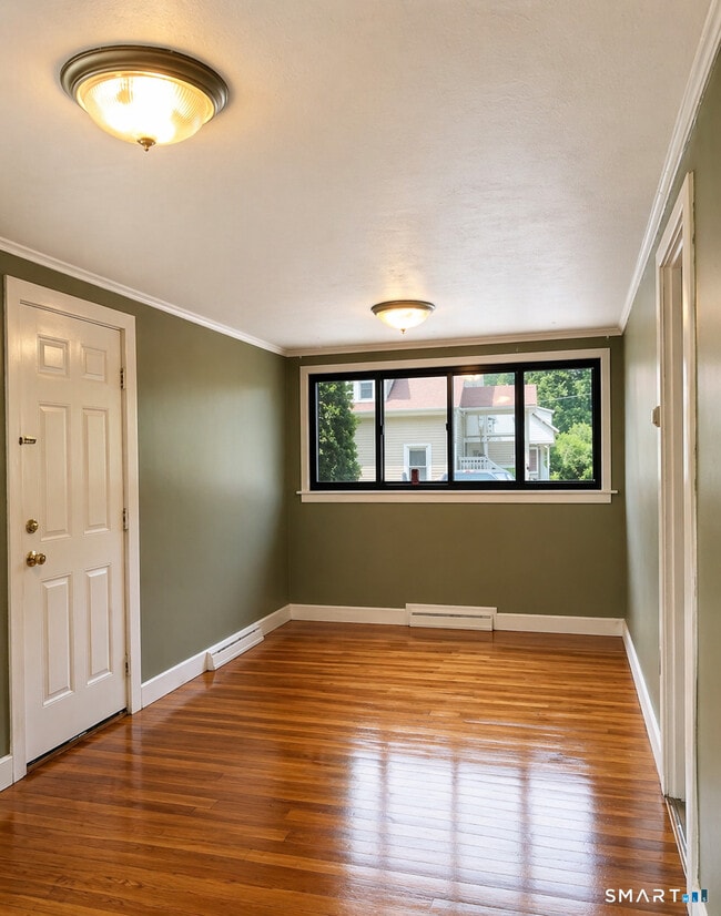 Building Photo - 103 Reynolds St